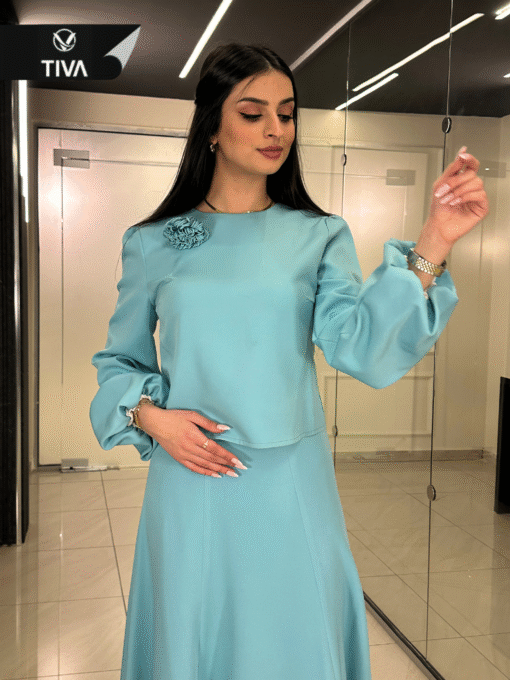 ⁦طقم تنورة وردة – لمسة فاخرة لإطلالتك⁩ - الصورة ⁦3⁩